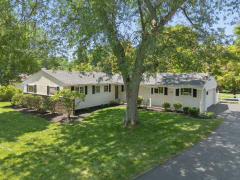 Tiny photo for 2929 Pickwick Drive, Columbus, OH 43221 (MLS # 226029476)