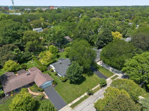 Tiny photo for 2929 Pickwick Drive, Columbus, OH 43221 (MLS # 226029476)