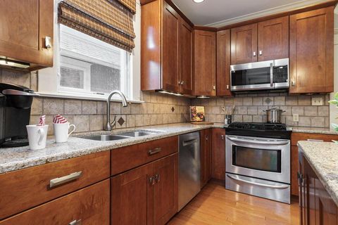 Tiny photo for 294 Stewart Avenue, Columbus, OH 43206 (MLS # 226018088)