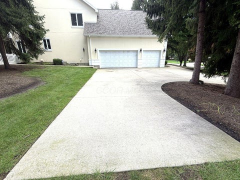Tiny photo for 220 Bent Pines Court, Bellefontaine, OH 43311 (MLS # 226036523)