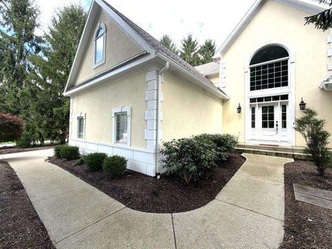 Tiny photo for 220 Bent Pines Court, Bellefontaine, OH 43311 (MLS # 226036523)