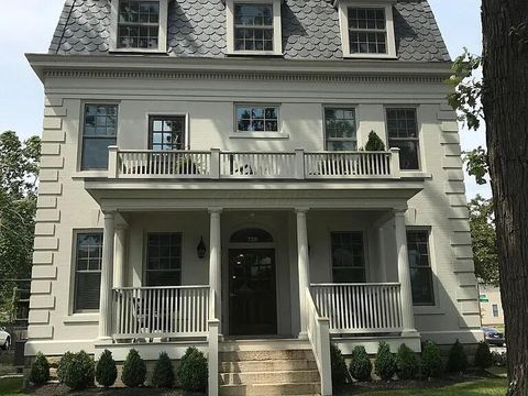 Photo of 738 Bryden Road 3C #3C, Columbus, OH 43205 (MLS # 226003261)