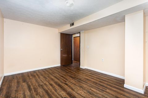 Tiny photo for 1687 Brookfield Square S, Columbus, OH 43229 (MLS # 225039635)