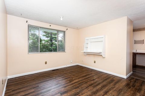 Tiny photo for 1687 Brookfield Square S, Columbus, OH 43229 (MLS # 225039635)