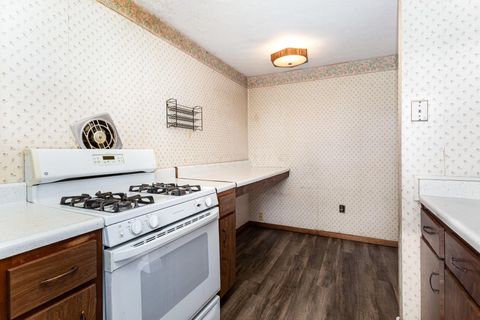 Tiny photo for 1687 Brookfield Square S, Columbus, OH 43229 (MLS # 225039635)