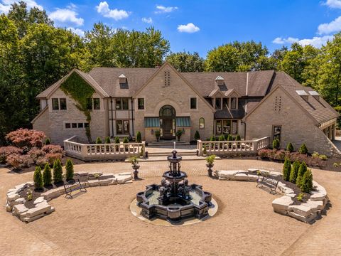Photo of 1635 Strathshire Hall Place, Powell, OH 43065 (MLS # 226023869)