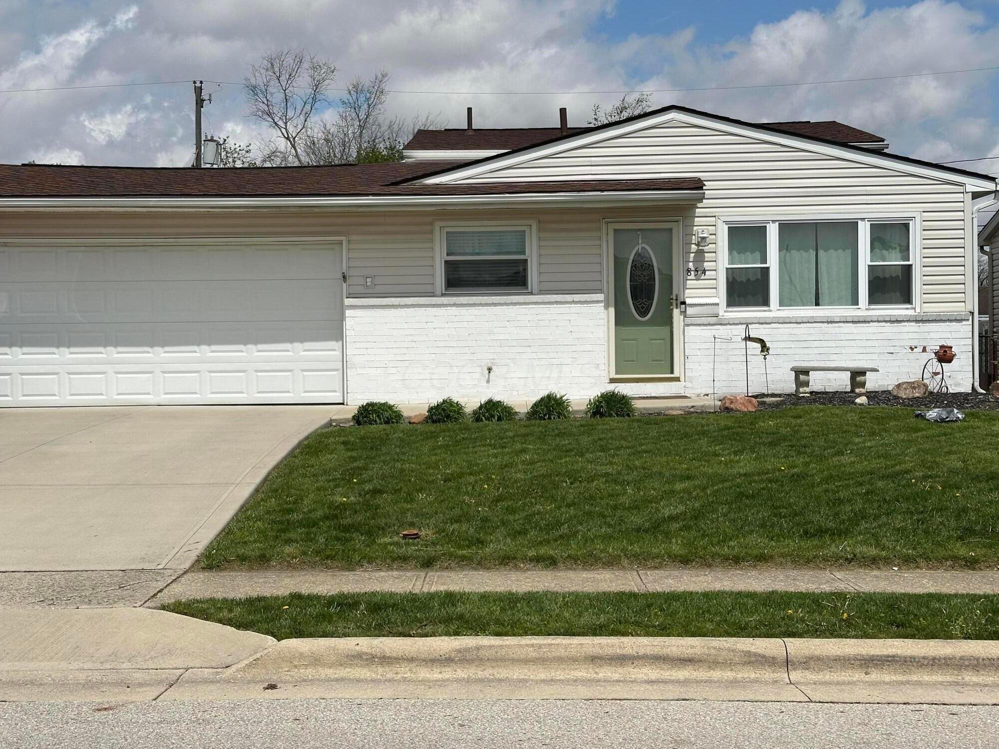 854 Crescent Drive, West Jefferson, Ohio image 1