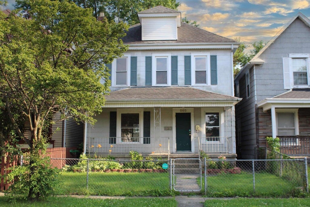 Photo of 565 E Gates Street, Columbus, OH 43206 (MLS # 226035967)