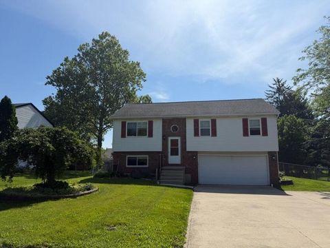 Photo of 5460 Hoover Road, Grove City, OH 43123 (MLS # 226019406)