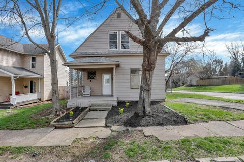 Photo of 44 Bowers Avenue, Newark, OH 43055 (MLS # 226010148)