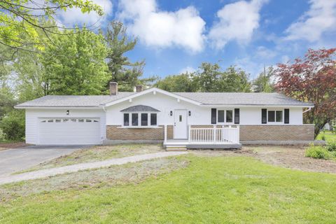 Photo of 8 Summit Glen Road SW, Pataskala, OH 43062 (MLS # 226016230)