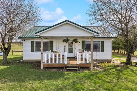 Photo of 8710 State Route 180, Kingston, OH 45644 (MLS # 226007973)