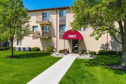 Photo of 5885 Beechcroft Road 302 #302, Columbus, OH 43229 (MLS # 226033585)