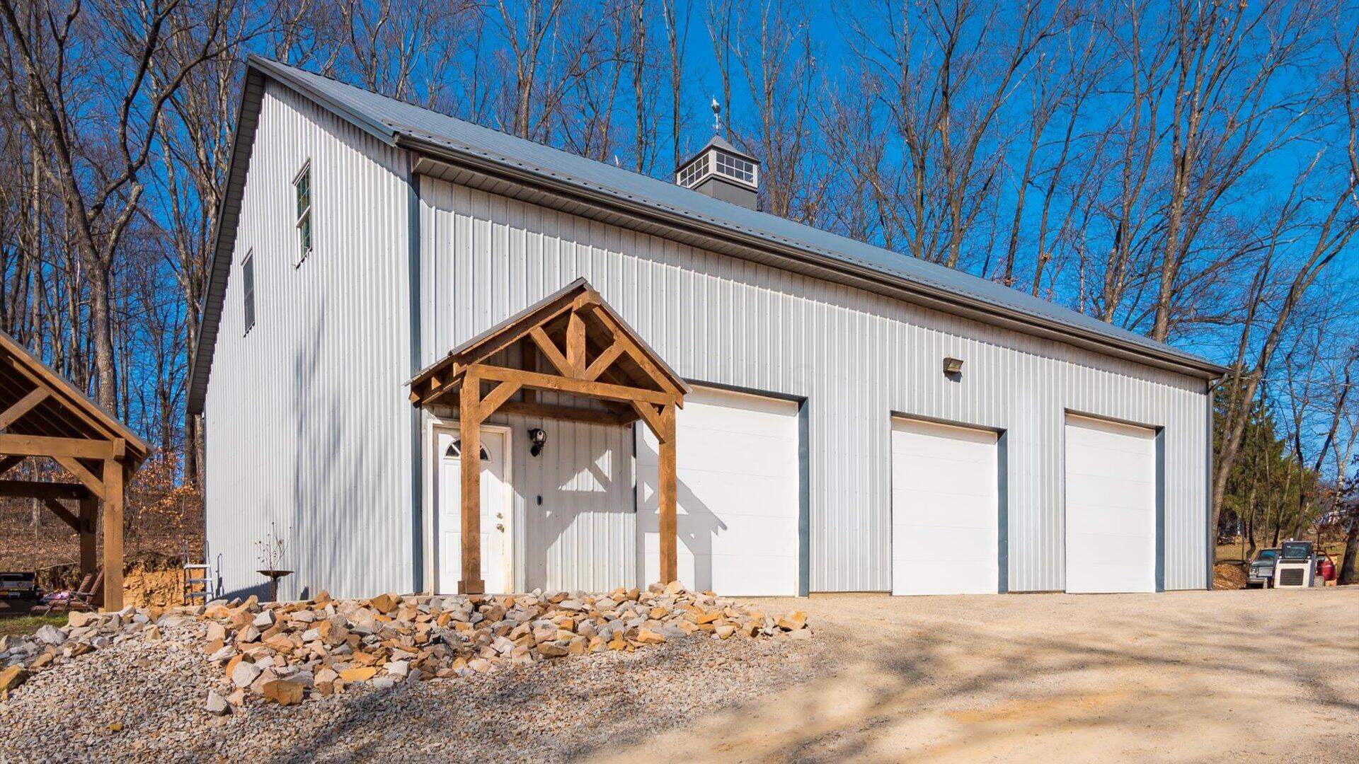 4333 Montgomery Road, Newark, Ohio image 1