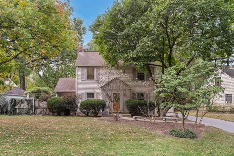 Photo of 2828 Kensington Place W, Columbus, OH 43202 (MLS # 225038137)