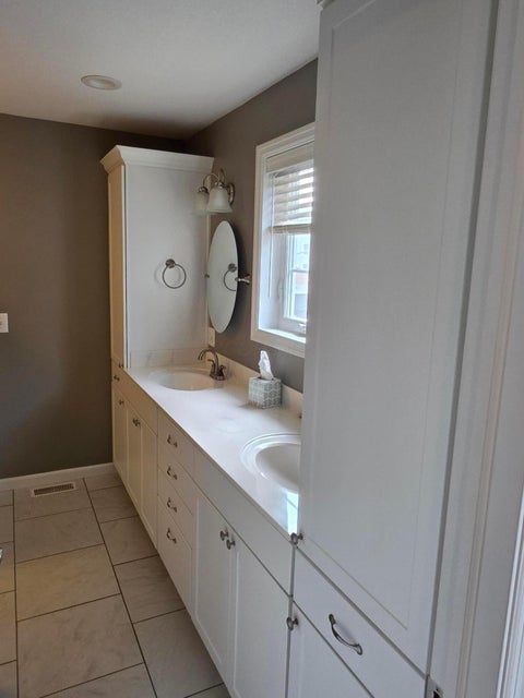 Tiny photo for 4 Rosebraugh Circle E, Buckeye Lake, OH 43008 (MLS # 226033871)