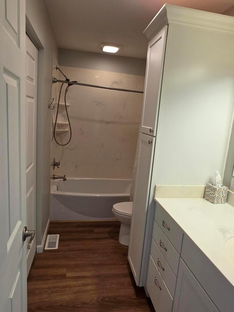 Tiny photo for 4 Rosebraugh Circle E, Buckeye Lake, OH 43008 (MLS # 226033871)