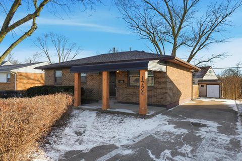 Photo of 1724 Woodland Avenue, Columbus, OH 43219 (MLS # 226001915)