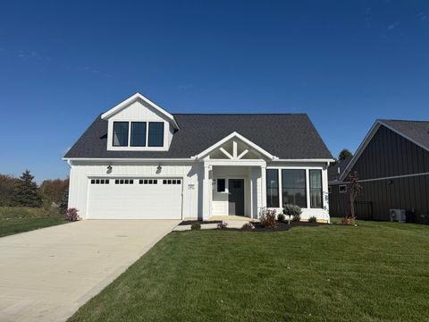 Photo of 8691 Pine Lakes Drive, Sunbury, OH 43074 (MLS # 225041649)