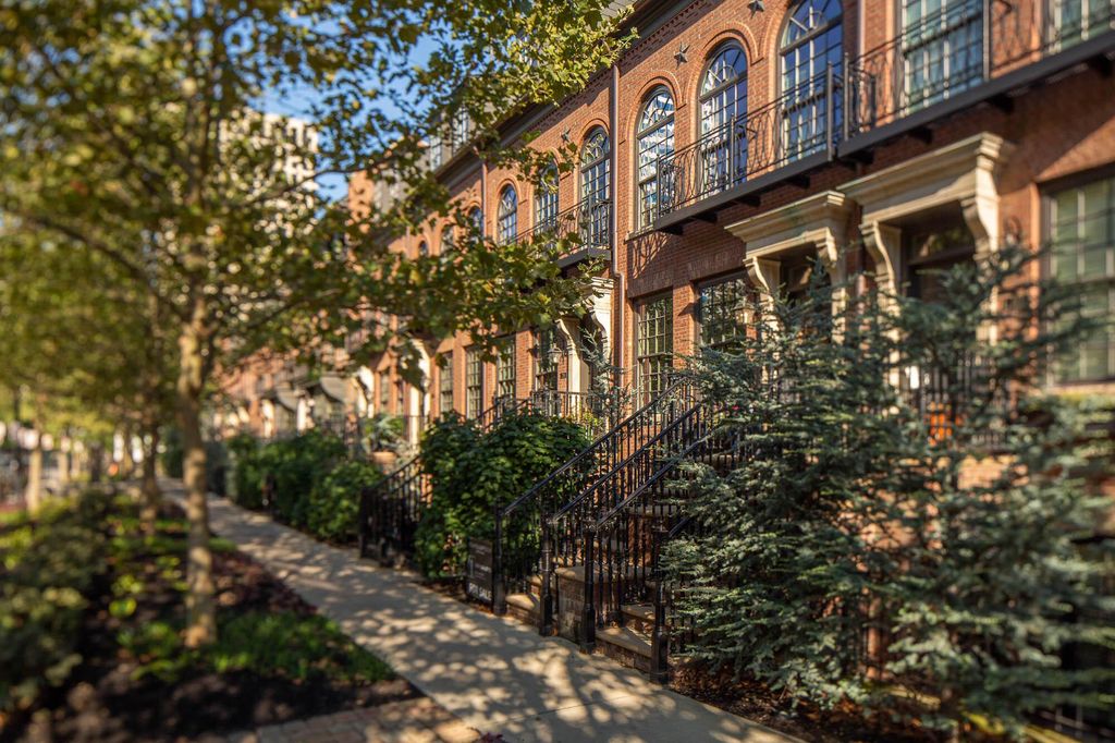 Photo of 286 E Gay Street G36 #G36, Columbus, OH 43215 (MLS # 226011577)