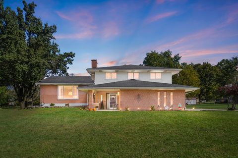 Photo of 26 Thomaston Trail, Springfield, OH 45503 (MLS # 225039719)