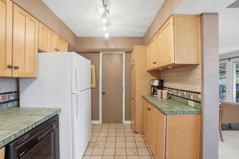 Tiny photo for 1404 Lake Shore Drive C #C, Columbus, OH 43204 (MLS # 226009626)