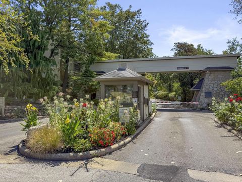 Tiny photo for 1404 Lake Shore Drive C #C, Columbus, OH 43204 (MLS # 226009626)