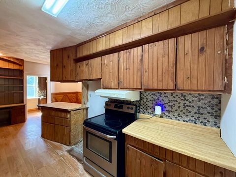 Tiny photo for 319 Altamont Avenue, Mansfield, OH 44902 (MLS # 225037617)