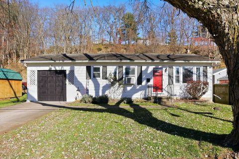 Photo of 1035 Sugar Grove Road SE, Lancaster, OH 43130 (MLS # 225043481)