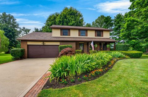 Photo of 8757 Stoneyway Court NW, Pickerington, OH 43147 (MLS # 226023324)