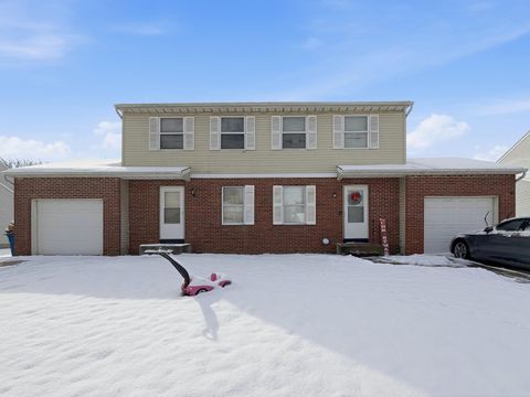Photo of 6331-6333 Upperridge Drive, Canal Winchester, OH 43110 (MLS # 225045702)