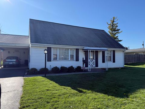 Photo of 199 N Murray Hill, Columbus, OH 43228 (MLS # 226009515)