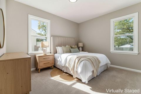 Tiny photo for 2725 Homecroft Drive, Columbus, OH 43211 (MLS # 225039530)