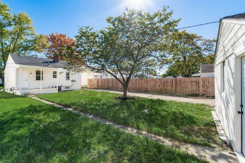 Tiny photo for 2725 Homecroft Drive, Columbus, OH 43211 (MLS # 225039530)
