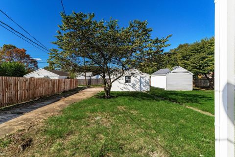 Tiny photo for 2725 Homecroft Drive, Columbus, OH 43211 (MLS # 225039530)