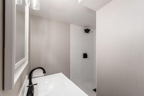 Tiny photo for 2725 Homecroft Drive, Columbus, OH 43211 (MLS # 225039530)