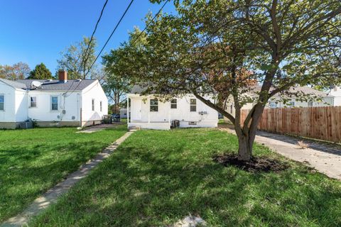 Tiny photo for 2725 Homecroft Drive, Columbus, OH 43211 (MLS # 225039530)