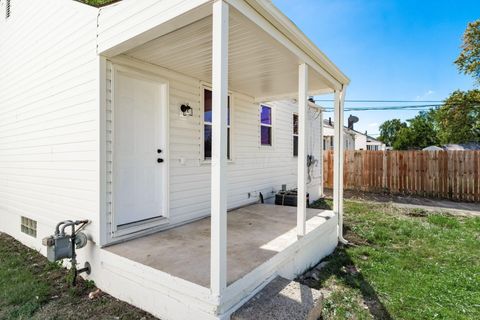 Tiny photo for 2725 Homecroft Drive, Columbus, OH 43211 (MLS # 225039530)