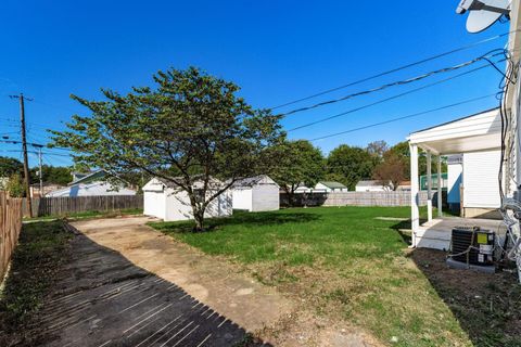 Tiny photo for 2725 Homecroft Drive, Columbus, OH 43211 (MLS # 225039530)