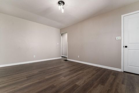 Tiny photo for 2725 Homecroft Drive, Columbus, OH 43211 (MLS # 225039530)