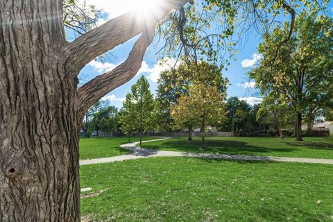 Tiny photo for 2725 Homecroft Drive, Columbus, OH 43211 (MLS # 225039530)
