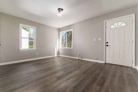 Tiny photo for 2725 Homecroft Drive, Columbus, OH 43211 (MLS # 225039530)