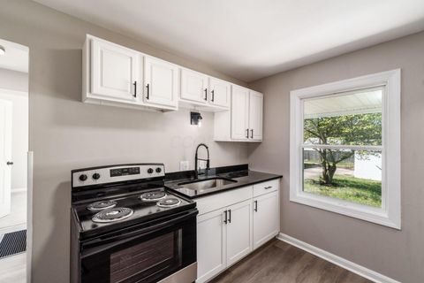 Tiny photo for 2725 Homecroft Drive, Columbus, OH 43211 (MLS # 225039530)