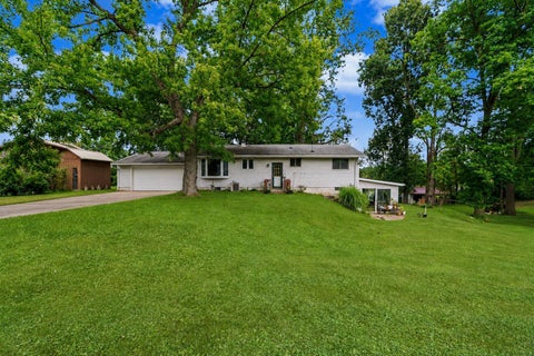 Photo of 2305 Lakecrest Drive, Mansfield, OH 44903 (MLS # 226033600)