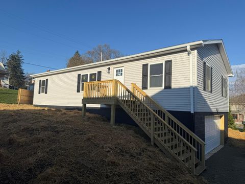 Photo of 260 Zanesville Road, Roseville, OH 43777 (MLS # 225041931)