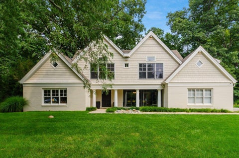 Tiny photo for 6530 Plesenton Drive, Worthington, OH 43085 (MLS # 226028776)