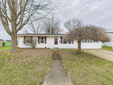 Photo of 1967 Smith Avenue, Lancaster, OH 43130 (MLS # 226000190)