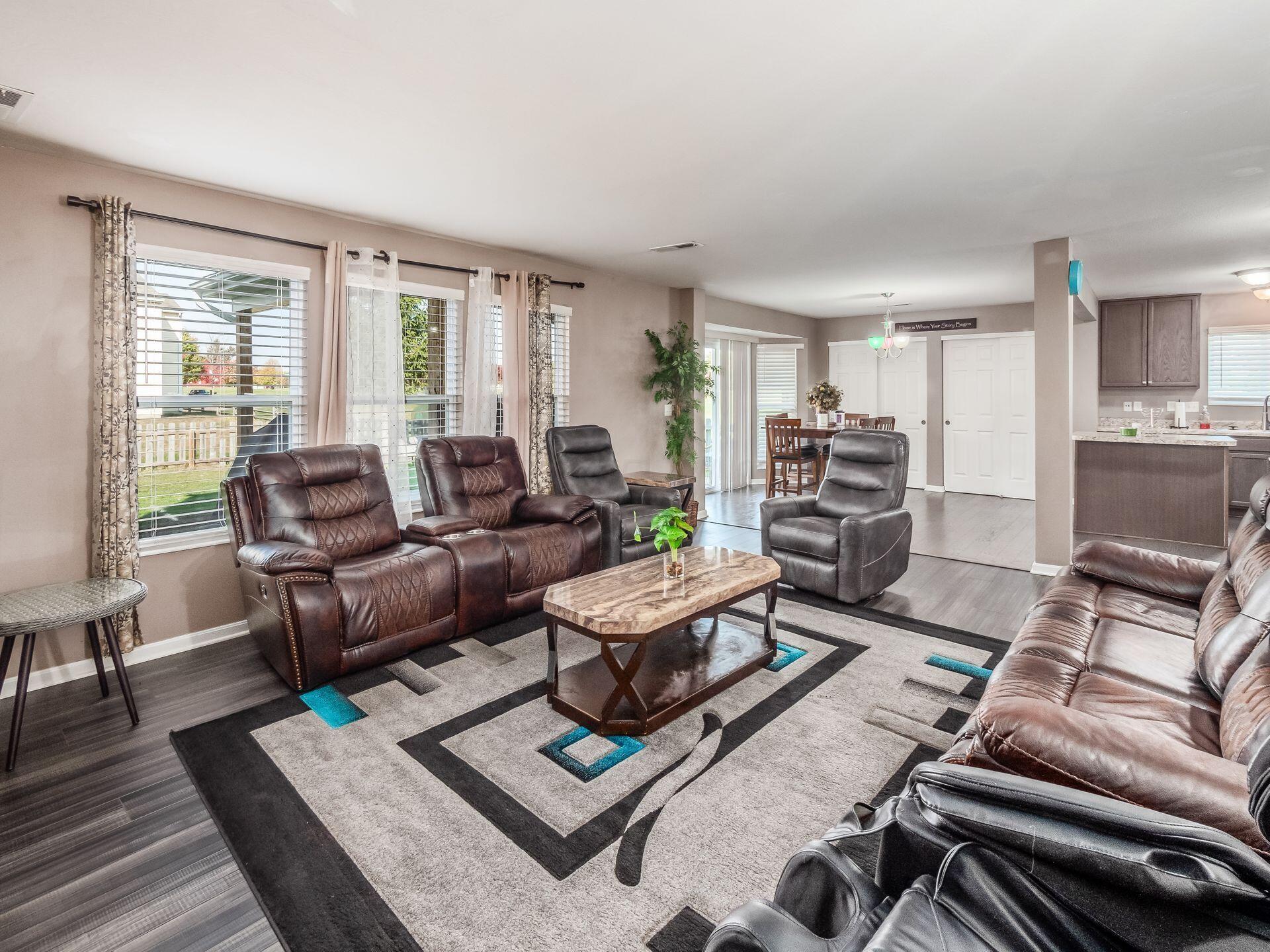8212 Royal Elm Drive, Blacklick, Ohio image 8