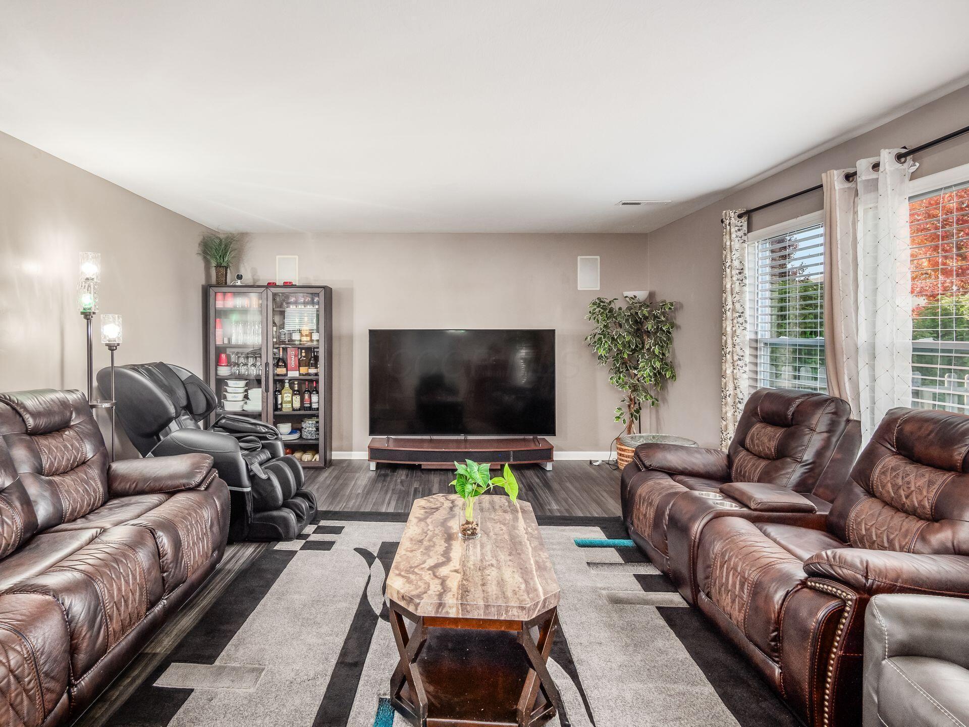 8212 Royal Elm Drive, Blacklick, Ohio image 9
