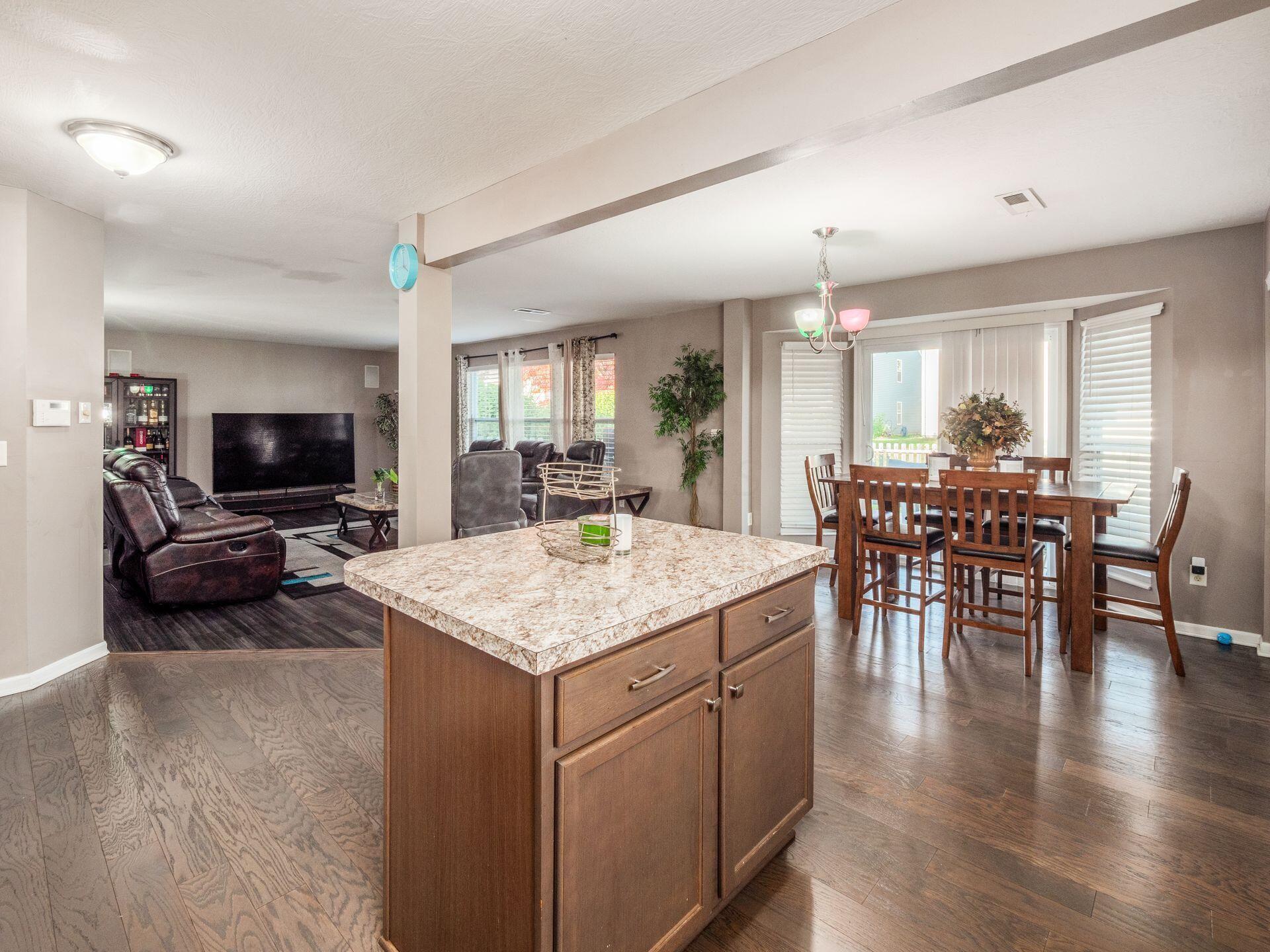 8212 Royal Elm Drive, Blacklick, Ohio image 7